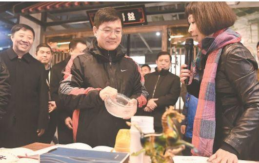 市委书记孟祥伟到海港区就旅游产品、美食之城建设进行调研