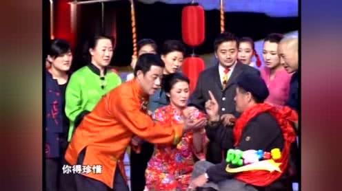 相声小品经典搞笑段子(笑死人不偿命的相声剧本)