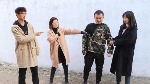 丈夫创业失败回家，妻子四处借钱，谁知丈夫现在是上市公司董事长