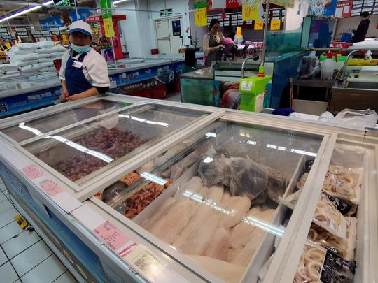 郑州实施“最严格”冷链食品检测方法，消费者扫一扫就能追踪溯源