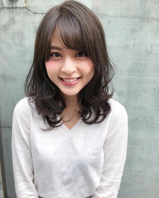 日本女大学生兼职气象主播走红身份曝光成国民女神