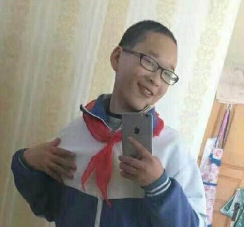 最近这位小伙子唱得这首小可爱很火哦，我都替他害臊