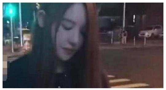 90后创业女孩街边炒菜，抖音获赞18万，网友取名为“炒菜西施