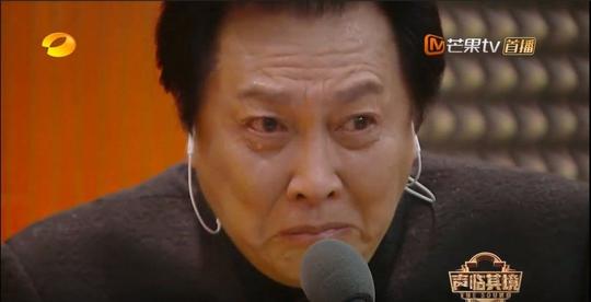 这一幕后细节并没有被舞台前的观众发现,因为在整段配音过程中,口型都