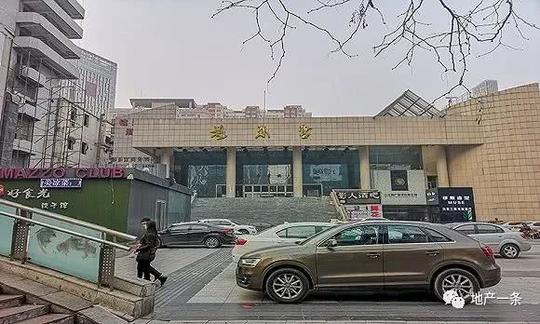 王振杰在影乐宫经营西部酒城,帝豪两家休闲娱乐场所,前来消费的第五