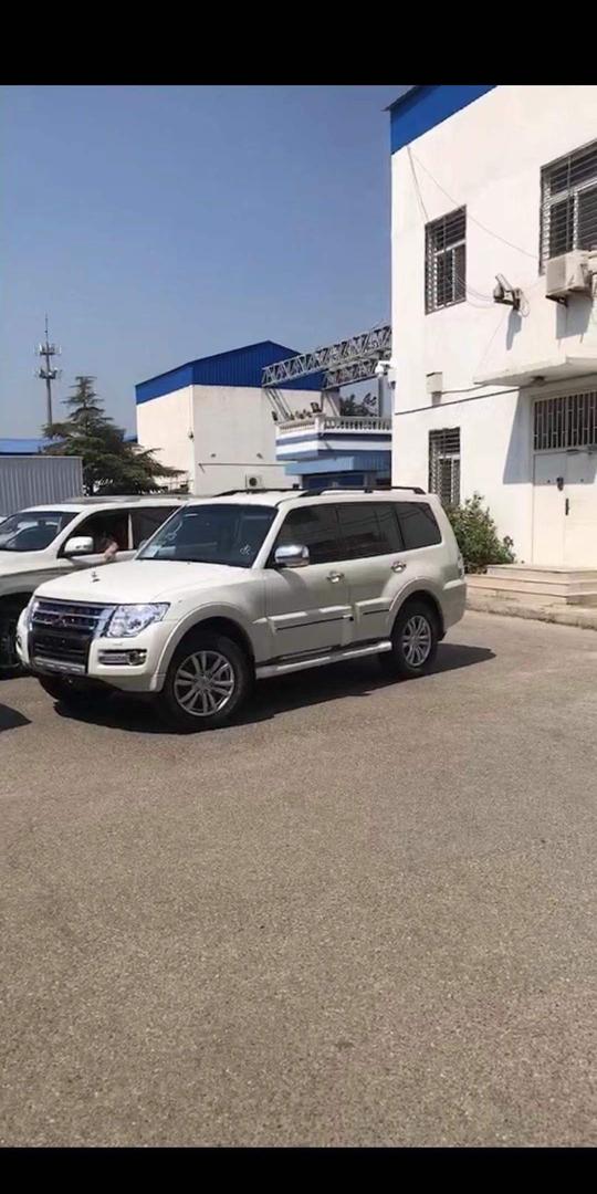 车开走两天手续齐什么这个单子那个单子我都有点晕反正我也没管都许给弄我俩到检测场就蒙生意太验车人太