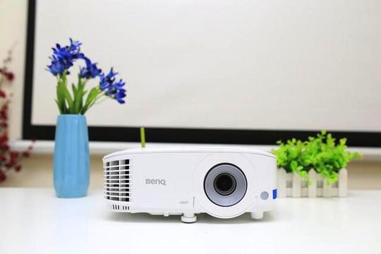 创业期公司必备神器,明基e580投影仪测评