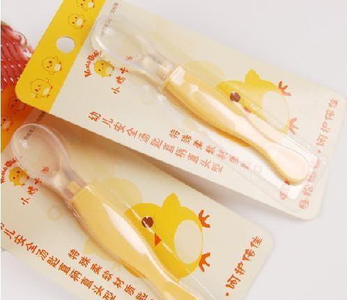 为婴幼儿准备的餐具不应什么