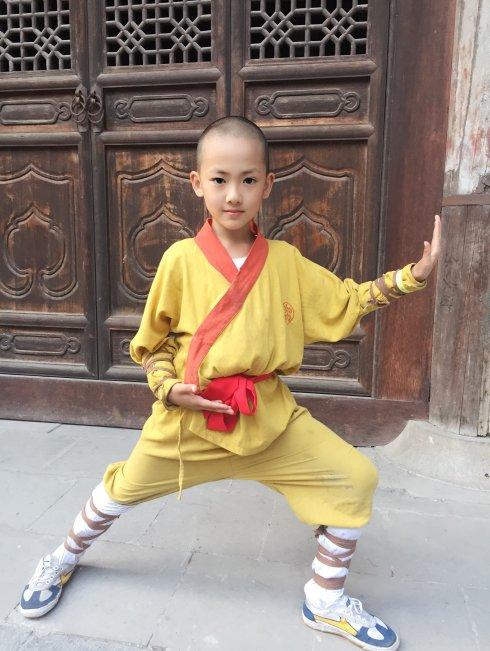 王玺翔参加河南卫视大型儿童真人秀《少林英雄》