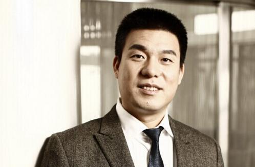 年轻带五百块钱闯深圳,从三万元开始创业,如今开出几千家门店