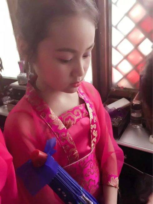 中国唐城襄阳九岁小美女佳佳宝贝古风照