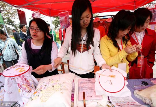 中国创业小项目大全(个人创业小生意低成本12个项目)