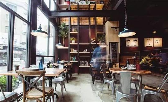 小本创业做餐饮,选择加盟还是自己单干?
