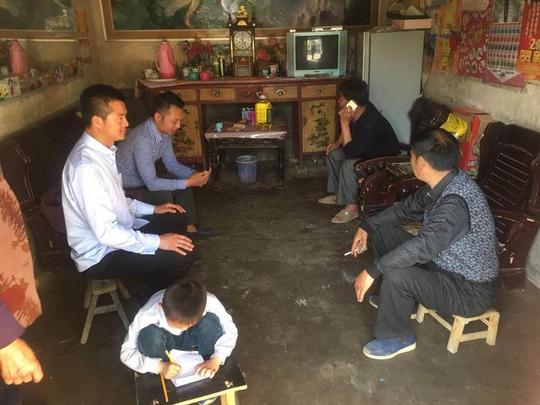 河南在深圳创业青年李帅清明前夕回老家访贫问苦