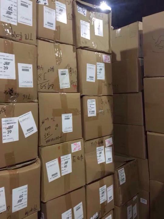 海澜之家正品尾货批发中心,仓库一手货源,支持一件代发