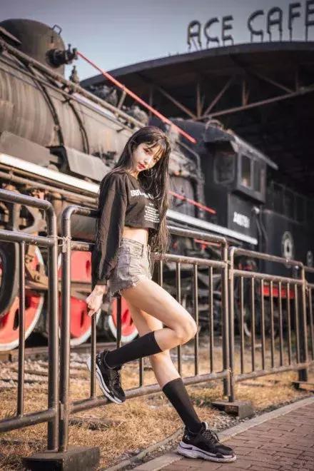 男扮女装,整容上热搜,抖音女神abbily的双面人生