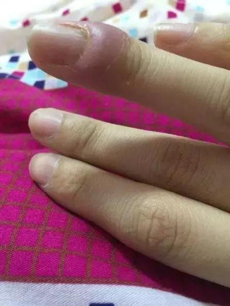 闭着眼都能随便剪的指甲刀,手放上去就搞定!效果直逼美甲店
