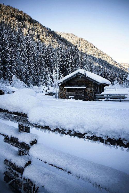 雪的小屋,意大利@北坤人素材