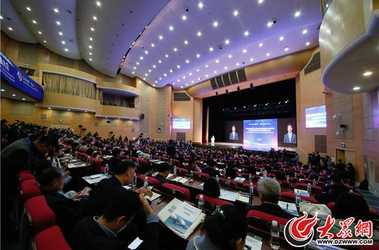 中国山东第十届海内外高端人才交流会暨威海国际英才创新创业大会开幕