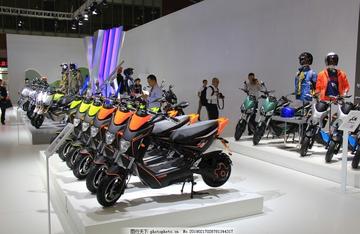 南京电动车展：绿色出行新风尚盛宴