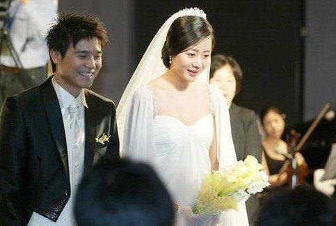 “儿媳，你小姑子结婚，你就送套房子吧，以后她也有个保障!”
