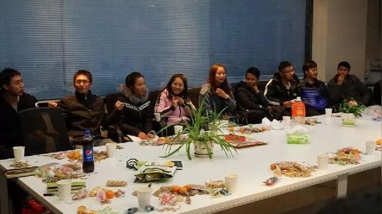 narenhome绍了其团队和团队的产品他介chi