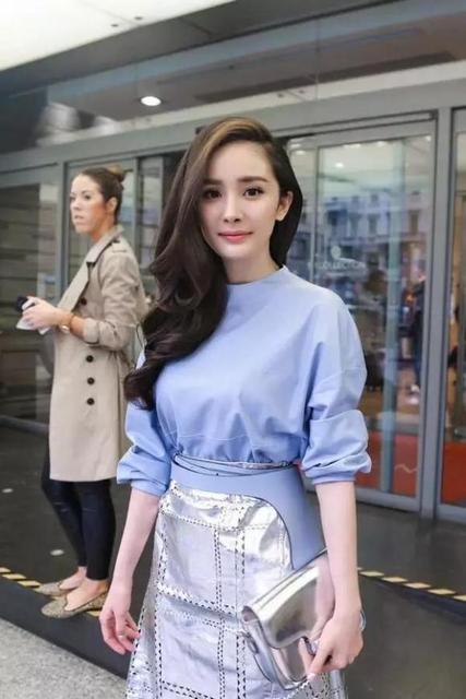 新生儿穿什么衣服好换尿布