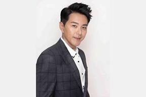 萧正楠的成名作品有哪些（萧正楠是靠什么火的）