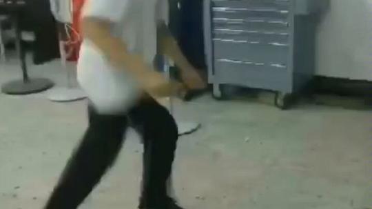 没错这才是原mv(谢谢我沙雕同学提供的素材)