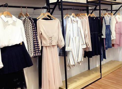 金融专业学生开服装店创业,月盈利达5万