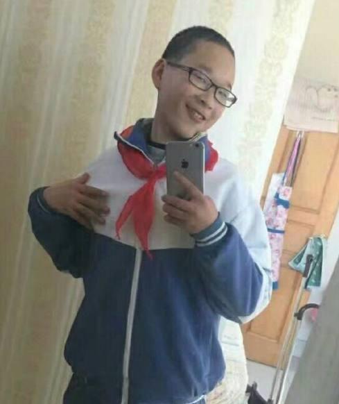 快手最火的14岁网红"郭乐乐"被吊打!网友:你们下手还是太轻!