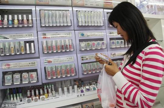 适合年轻人创业的项目3:新型墙纸专卖店