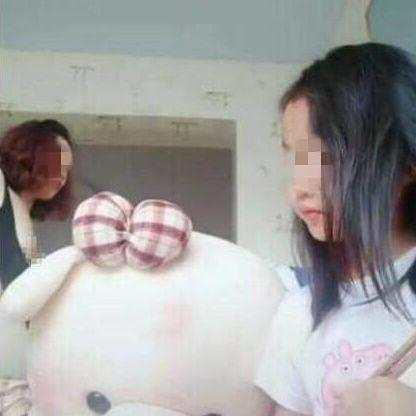 抖音洗澡门事件还没平息漂亮妈妈又来了换衣门熊孩子又闯祸四