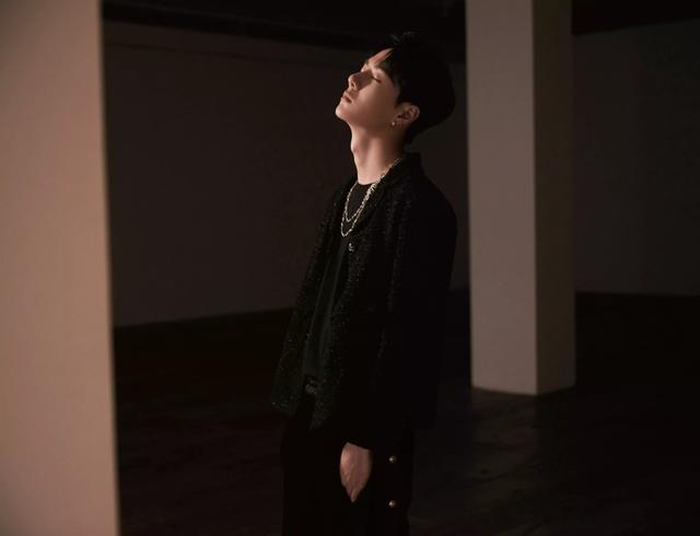 我喜欢就这样跟着你是什么歌