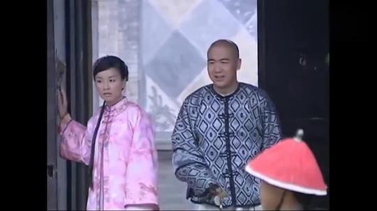 纪晓岚欺君东窗事发，乾隆不但不治罪，反和纪晓岚合伙坑和珅银子