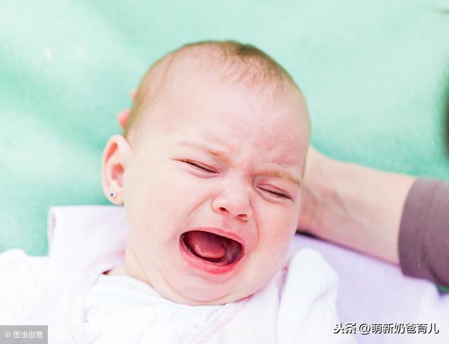 宝宝一着急就吐奶