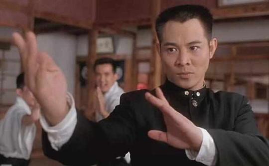 李连杰主演了很多武侠片，却没演过任何的电视剧，这是为什么呢???