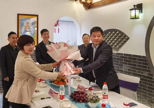 谢剑辉会长率队走访邓美琴千妃燕公馆