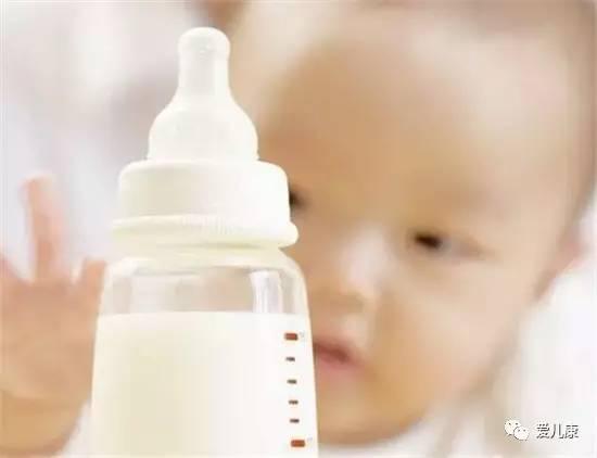 宝宝怎么戒奶瓶喝奶