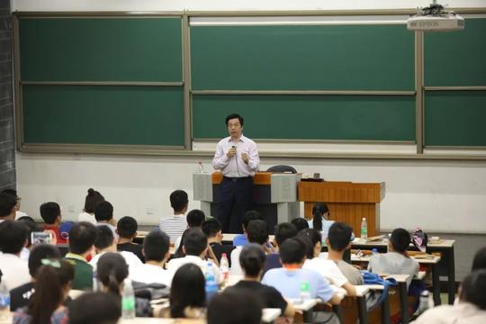 工作,创业,还是读博,李开复给大学生的公开课