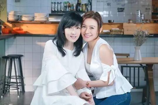 elanne近日亦公开了与前组合bliss成员,现转行做生煎包生意的oscar