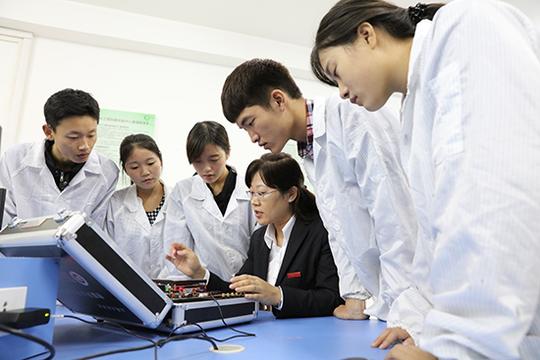 全国民办高校品牌竞争力排名第一全国30余家主流媒体走进重庆