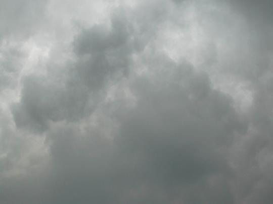 今天中午刚拍的"灰色的天空"-青青岛社区手机版