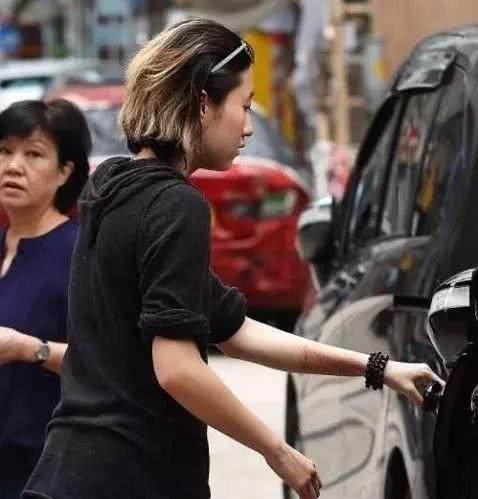 小龙女离家出走后短视频求助内幕曝光:女友母亲曾向吴绮莉要钱