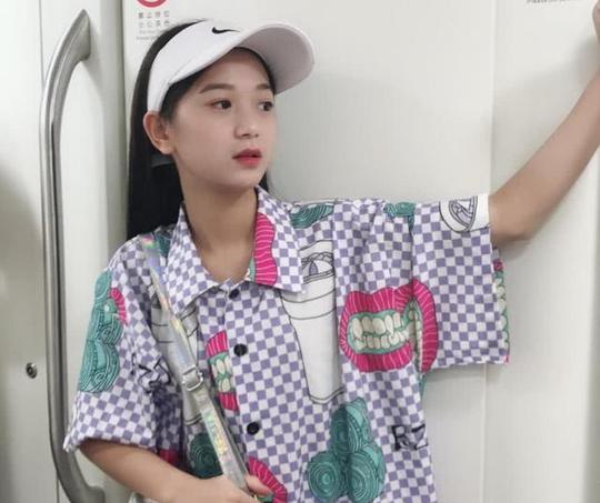 抖音网红熊19岁就当董事长帮爸妈在上海买房