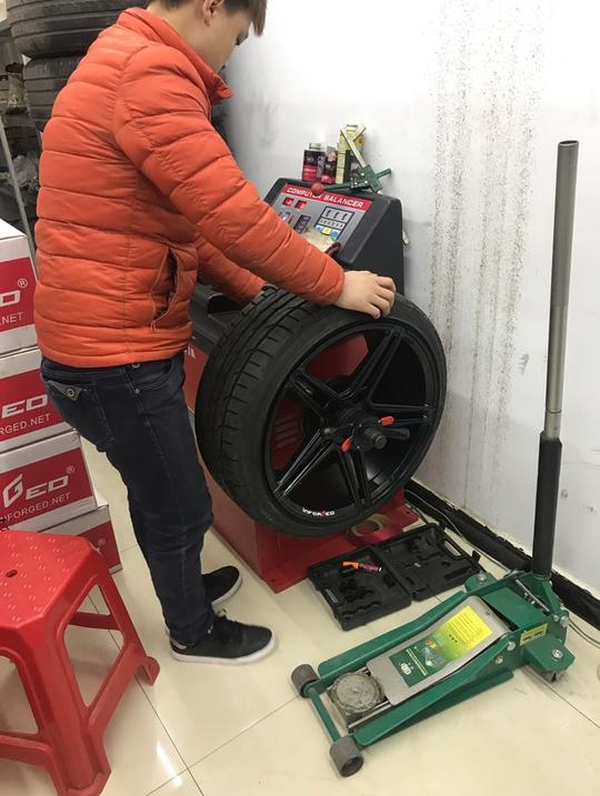 老板年纪跟我差独立创业用心