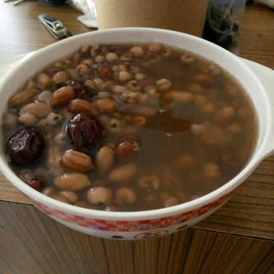 红豆薏米花生红枣汤