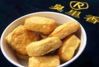法学硕士辞职回乡创业,靠卖臭豆腐,如今全国有200多家