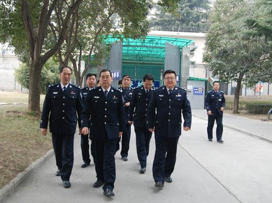陕西省司法厅副厅长麻仁伟在未管所进行节前慰问和安全检查