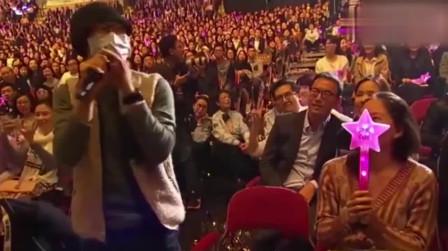 周杰伦演唱会求婚视频